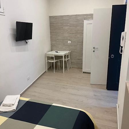 La Dimora Di Angelo 2 Hotel Bari Buitenkant foto